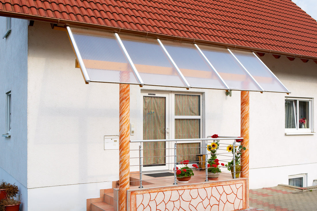 Pflege und Reinigung von Stegplatten und Wellplatten – So bleibt Dein Dach schön