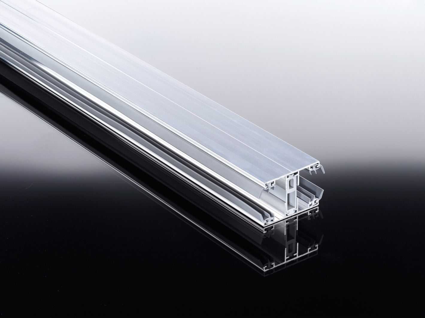 ALU-Komplettsystem für 25mm Stegplatten - Mittelprofil - thermisch getrennt